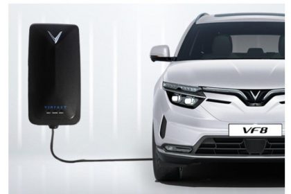 VinFast mở bán bộ sạc ô tô điện treo tường 7,4kW, giá 9,4 triệu đồng