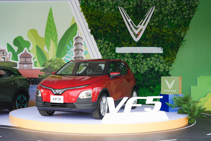 Read more about the article VINFAST BÀN GIAO 11.496 XE Ô TÔ ĐIỆN TRONG THÁNG 5/2025
