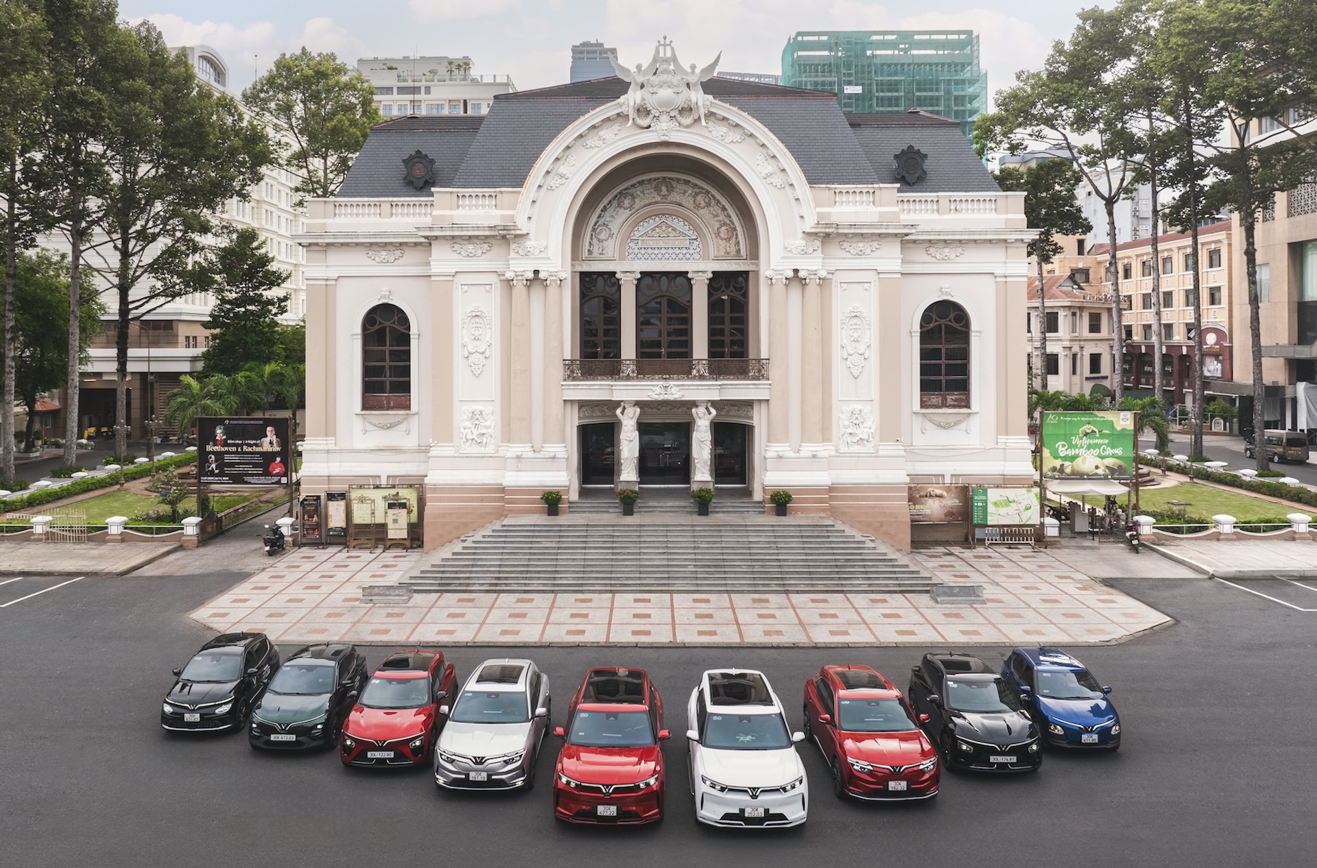 Read more about the article VinFast lập kỷ lục bàn giao hơn 175.000 ôtô điện trong năm 2025